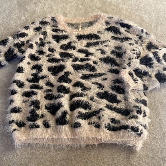 Sweater - Picture 2 of 2